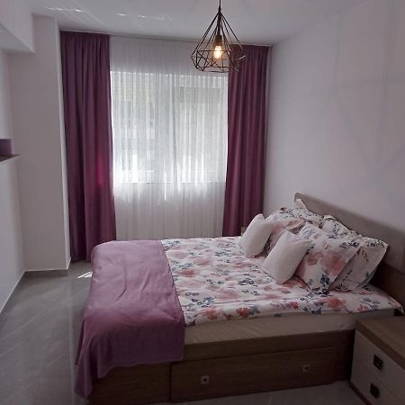 Apartament Gabriella'S Home Oradea Ngoại thất bức ảnh