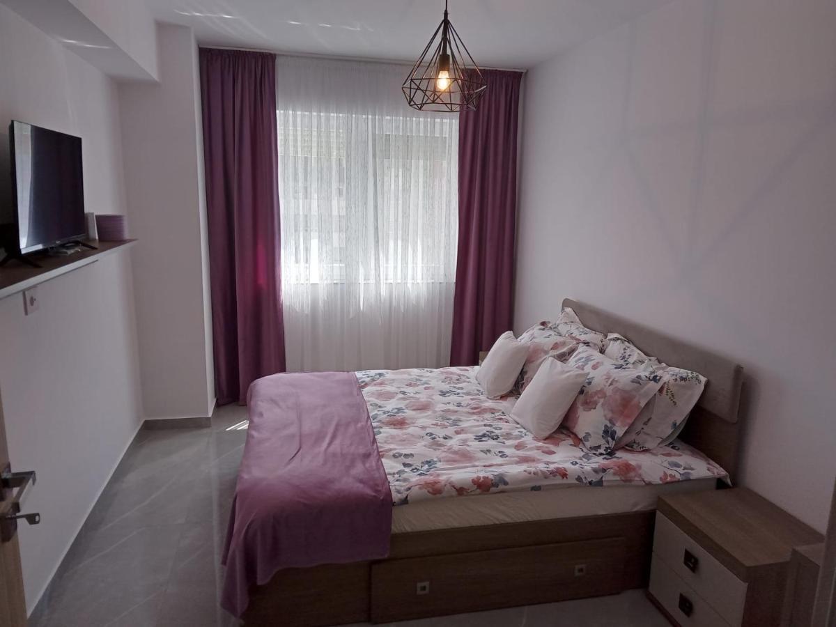 Apartament Gabriella'S Home Oradea Ngoại thất bức ảnh