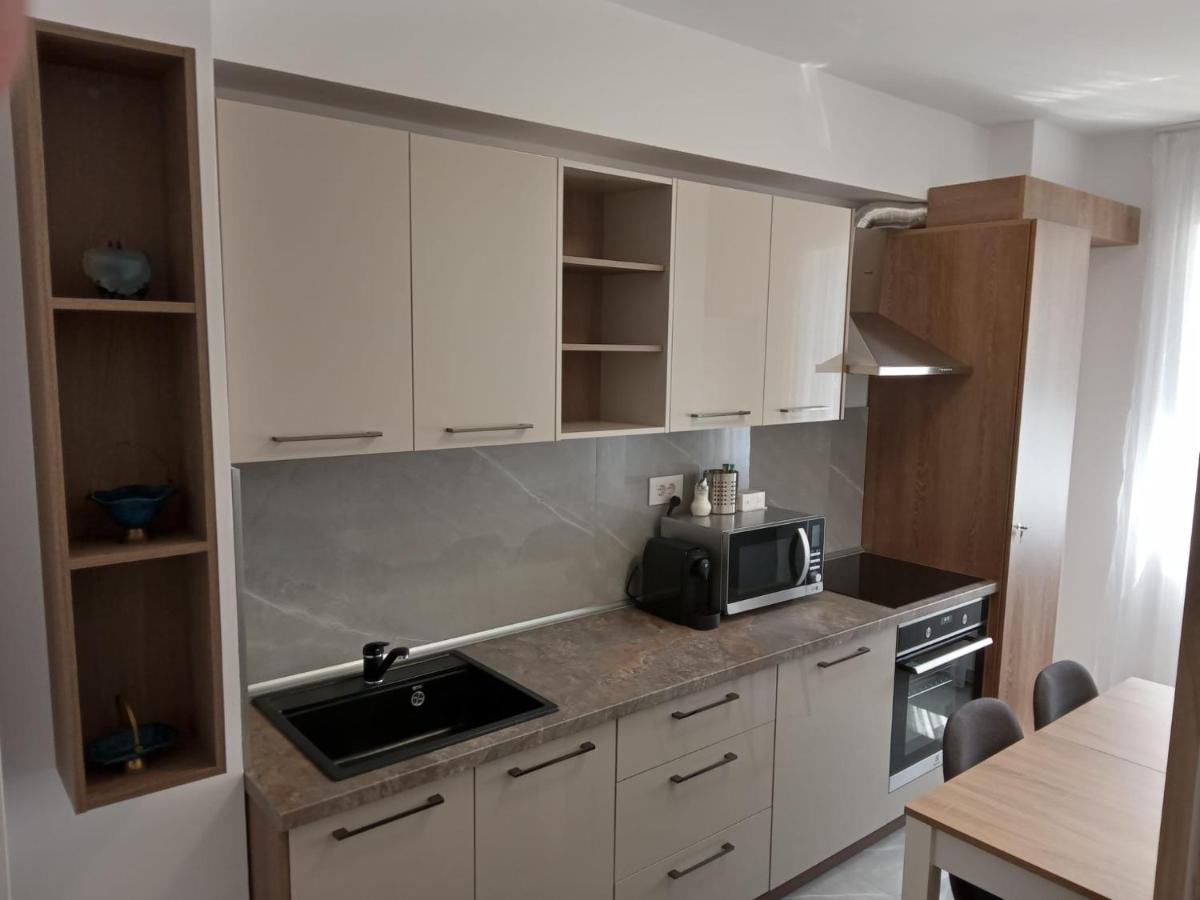 Apartament Gabriella'S Home Oradea Ngoại thất bức ảnh
